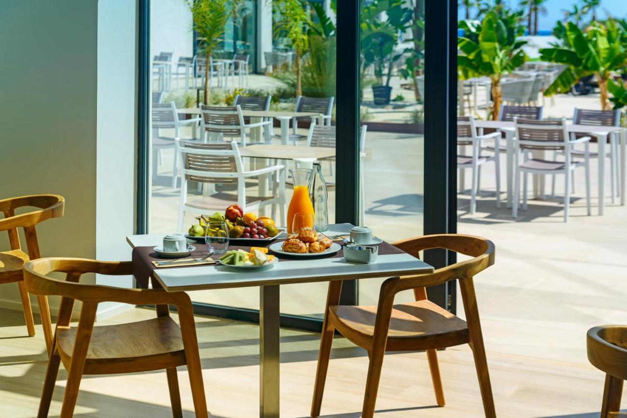 Cabogata Beach Hotel Retamar  Bagian luar foto The Beach Club