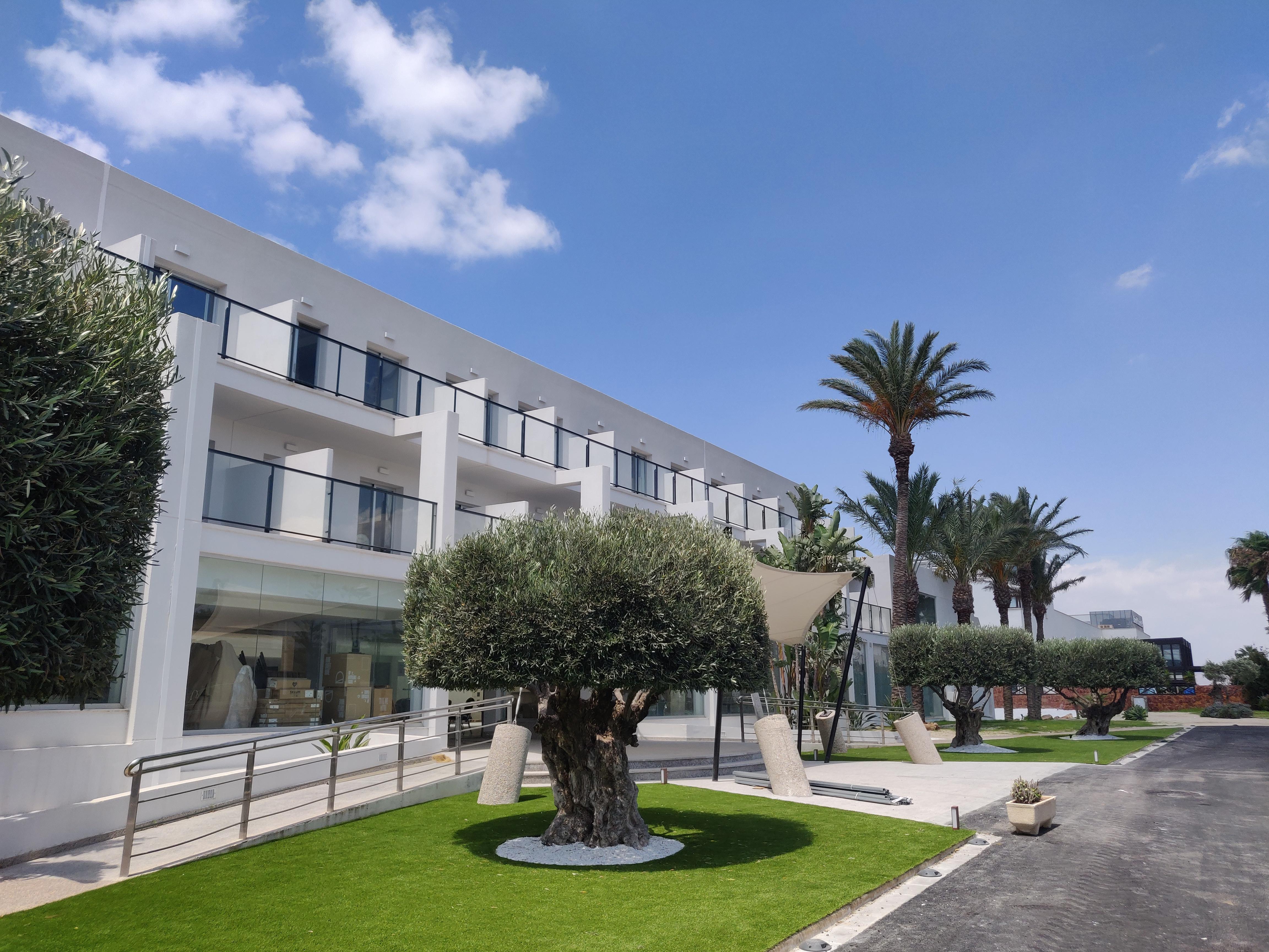 Cabogata Beach Hotel Retamar  Bagian luar foto The campus of the University of Nicosia