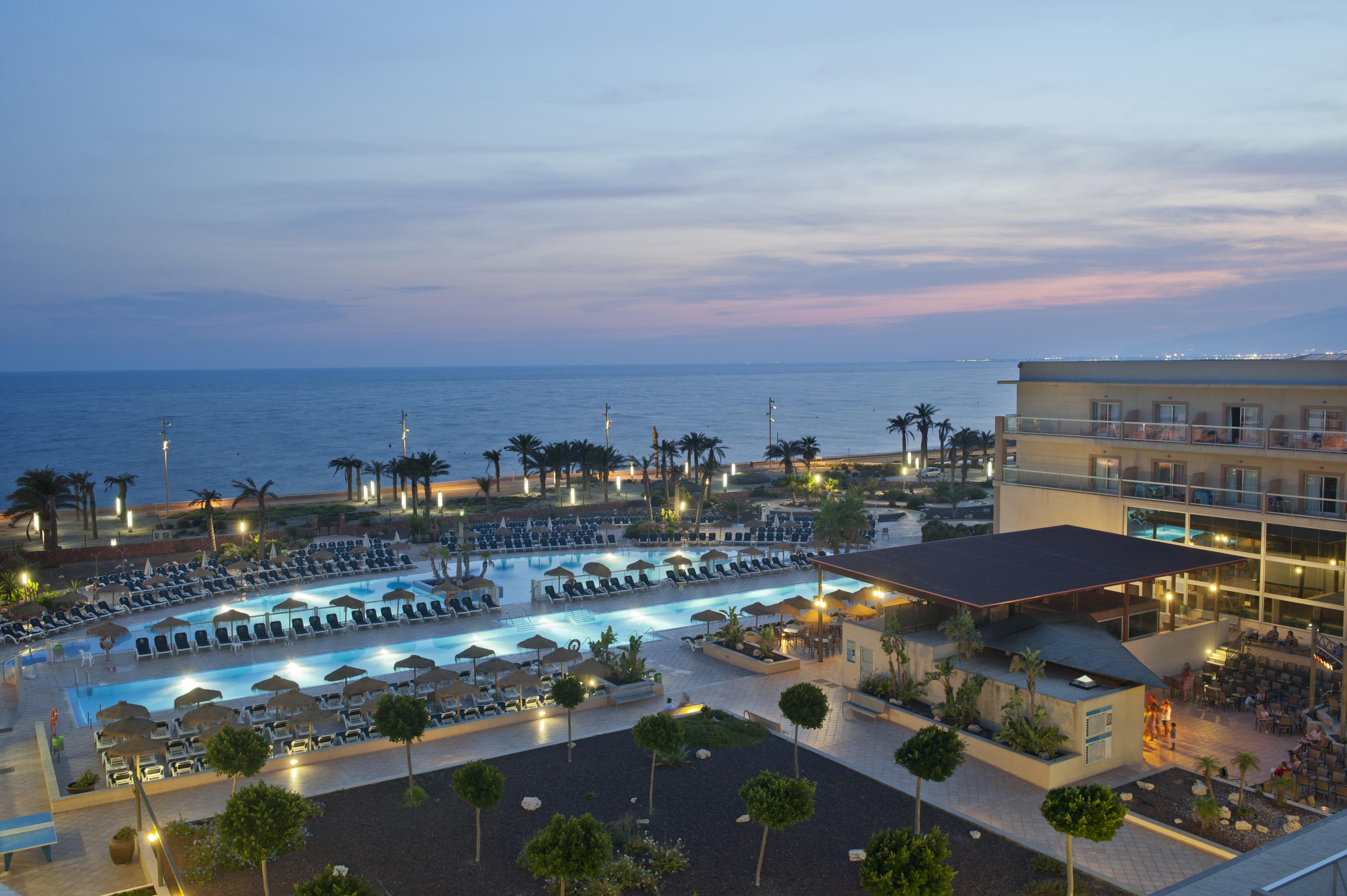 Cabogata Beach Hotel Retamar  Bagian luar foto The Dan Hotel