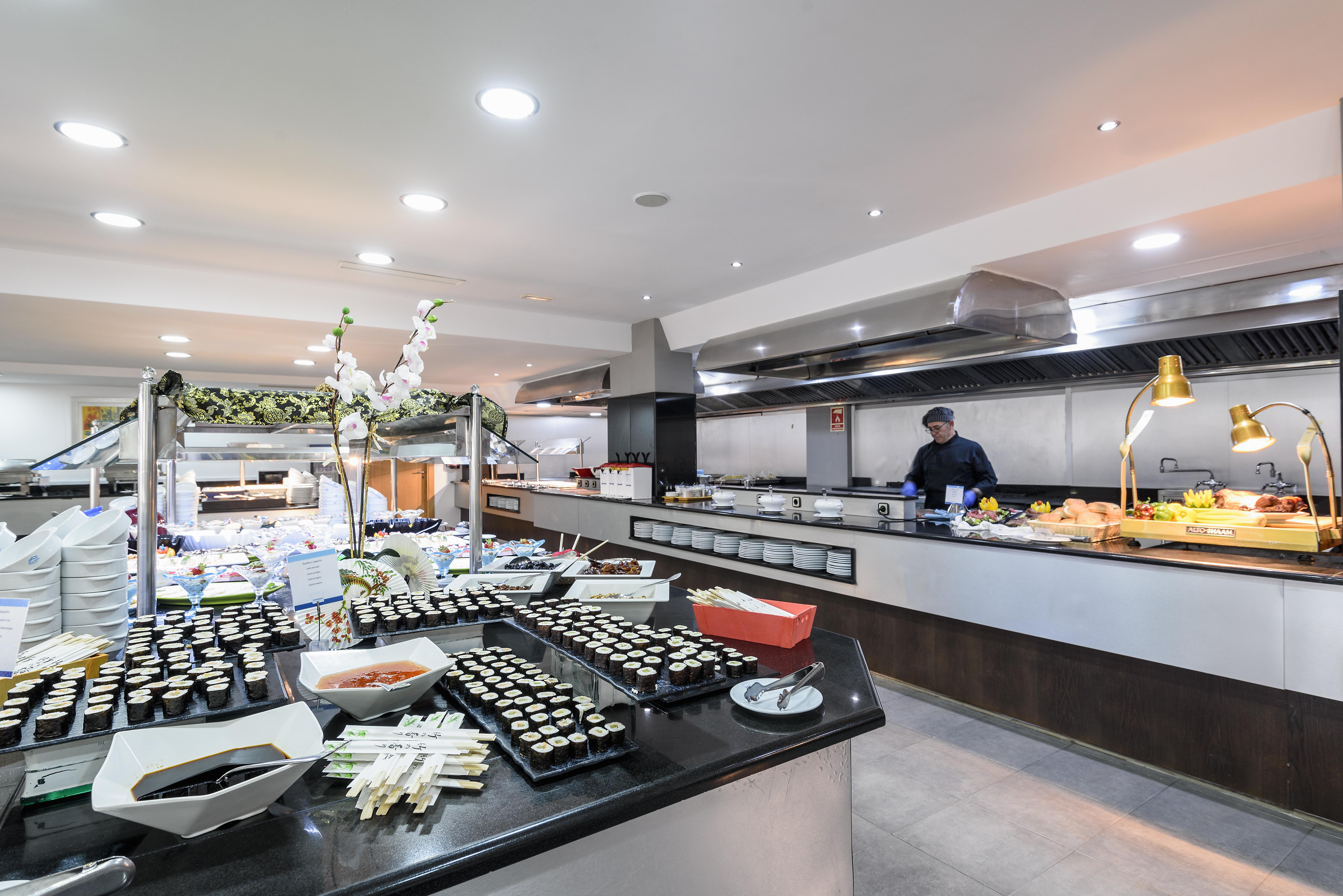 Cabogata Beach Hotel Retamar  Bagian luar foto Buffet at a hotel