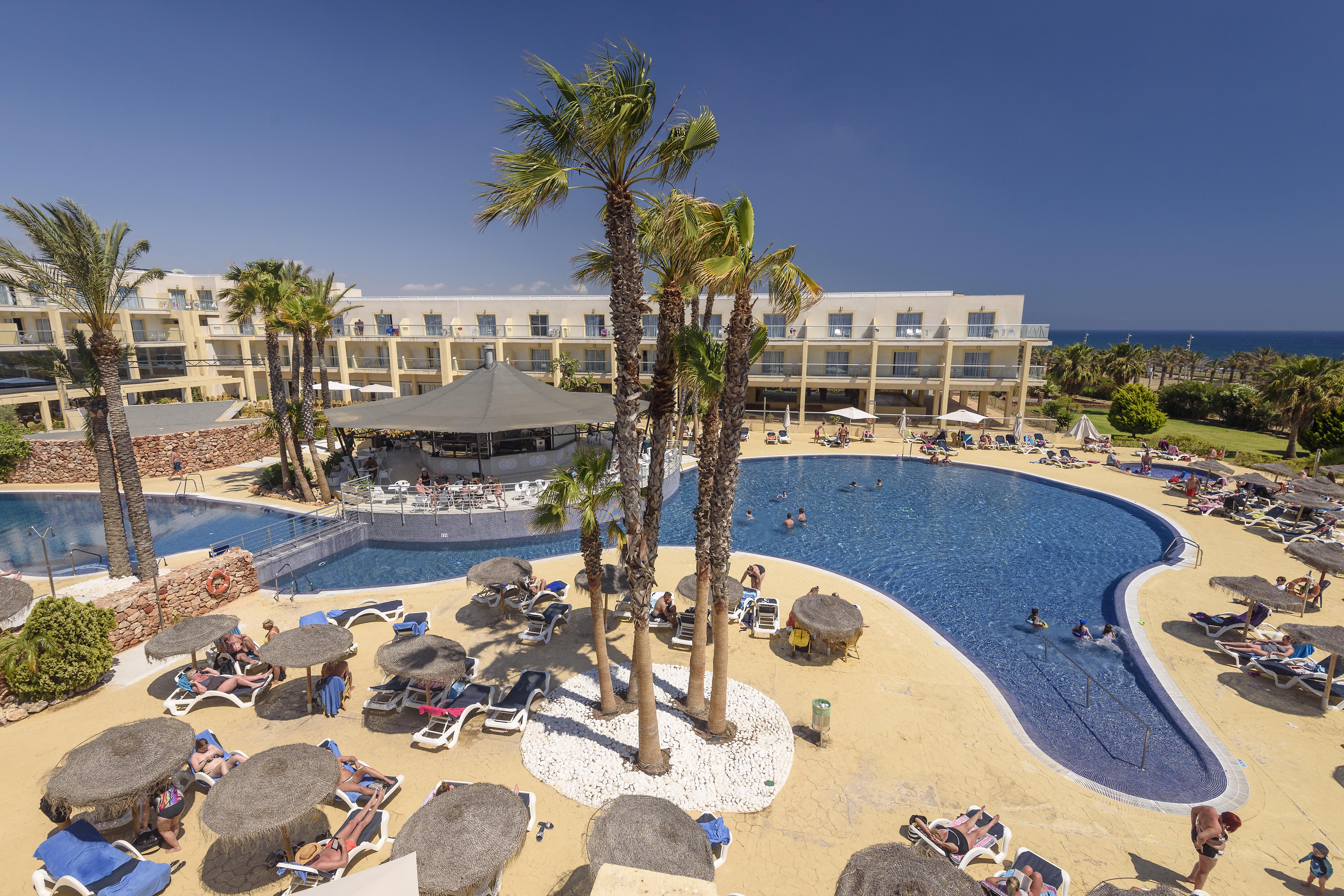 Cabogata Beach Hotel Retamar  Bagian luar foto The swimming pool at the Nissi Beach Hotel