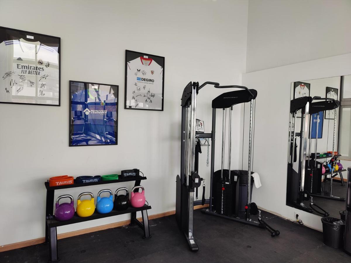 Cabogata Beach Hotel Retamar  Bagian luar foto The gym at the club