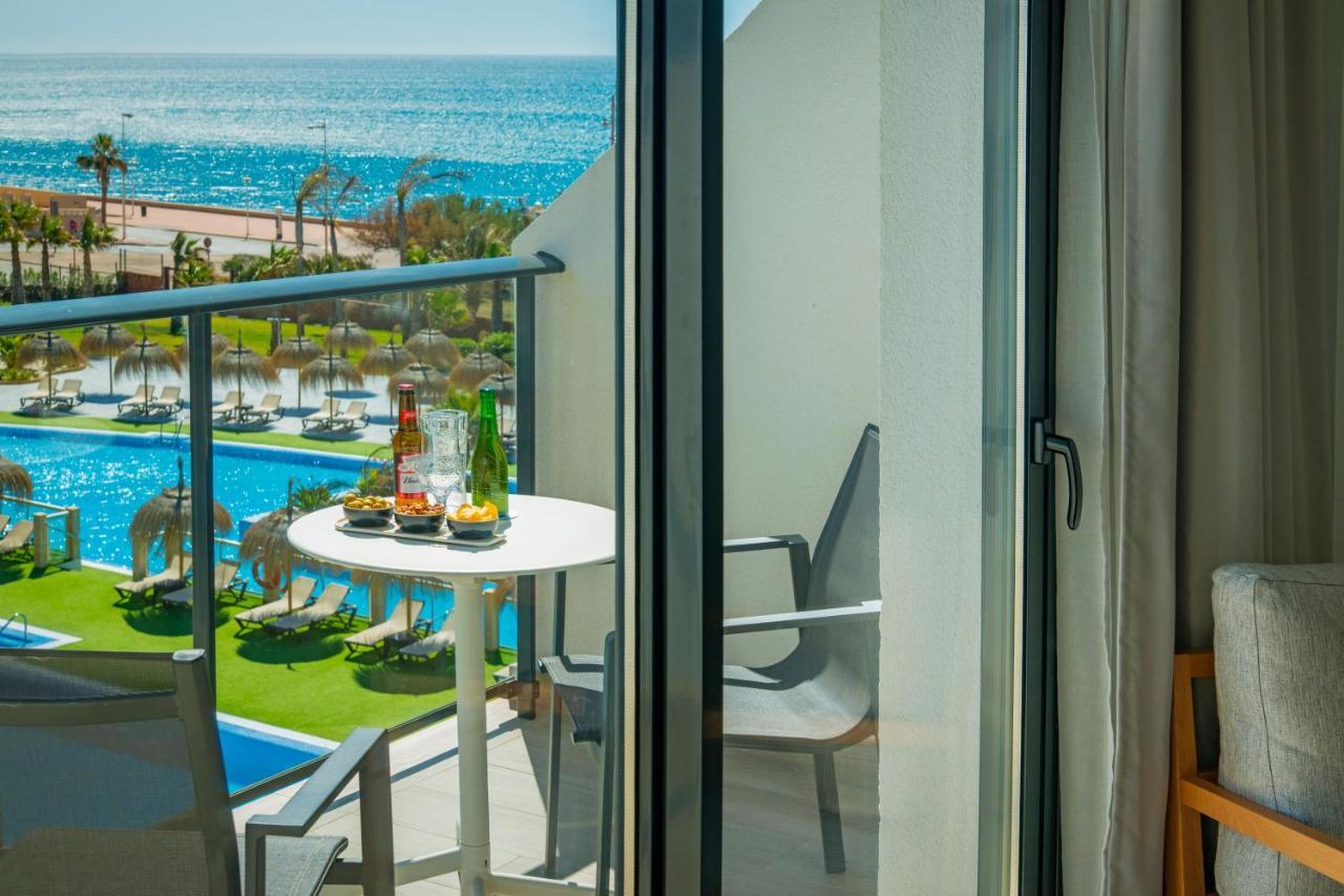 Cabogata Beach Hotel Retamar  Bagian luar foto A balcony